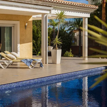 Villa Esplendida By Abahana Ifach