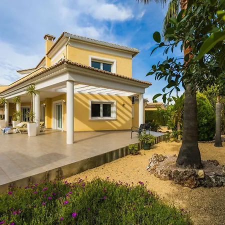 Villa Esplendida By Abahana Ifach
