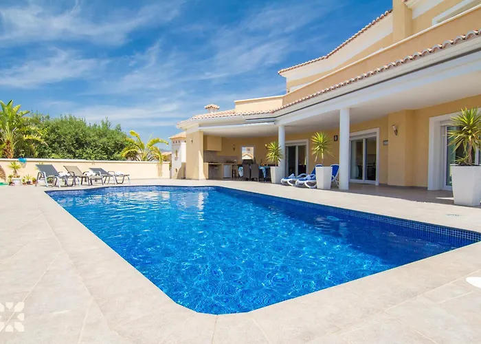 Villa Esplendida By Abahana Ifach